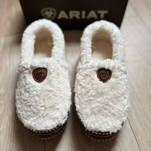 Ariat Snuggle Slippers